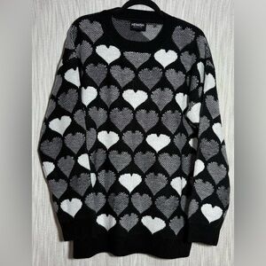 Hemish Black and White Heart Pattern Sweater